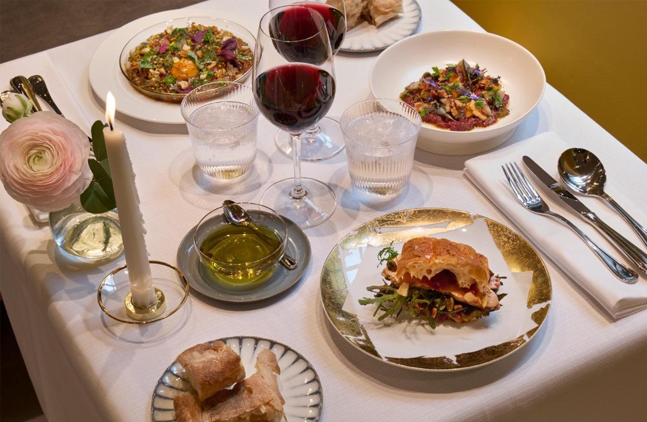 Villa Dagmar Στοκχόλμη Εξωτερικό φωτογραφία A selection of dishes at the restaurant