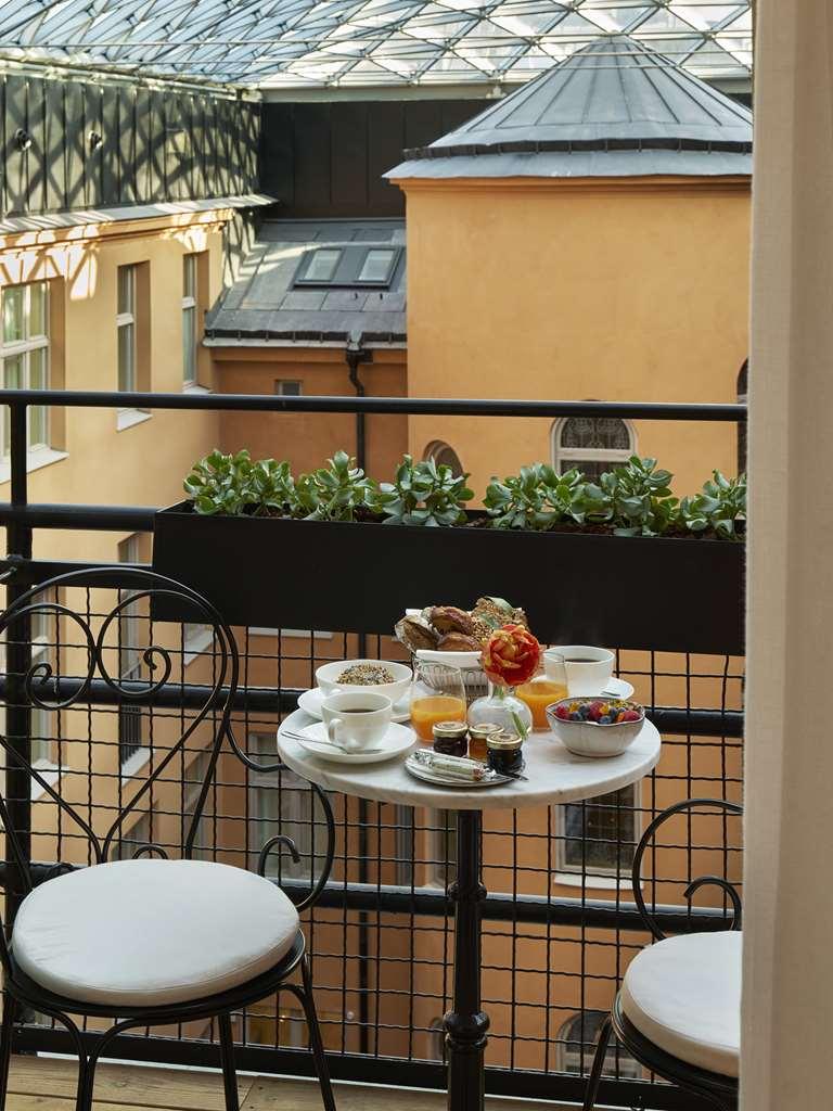 Villa Dagmar Στοκχόλμη Δωμάτιο φωτογραφία Breakfast on a balcony